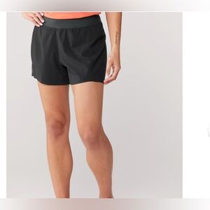Janji Black 4" Cadence Shorts